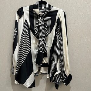 New Velvet Bow Boutique blouse, one size, fits S-3XL, black and cream!